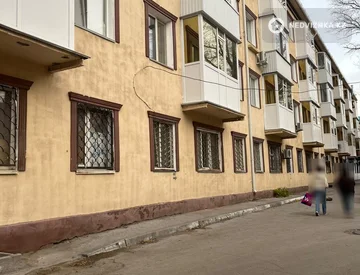 2-комнатная квартира, этаж 3 из 4, 41 м², миниатюра 1