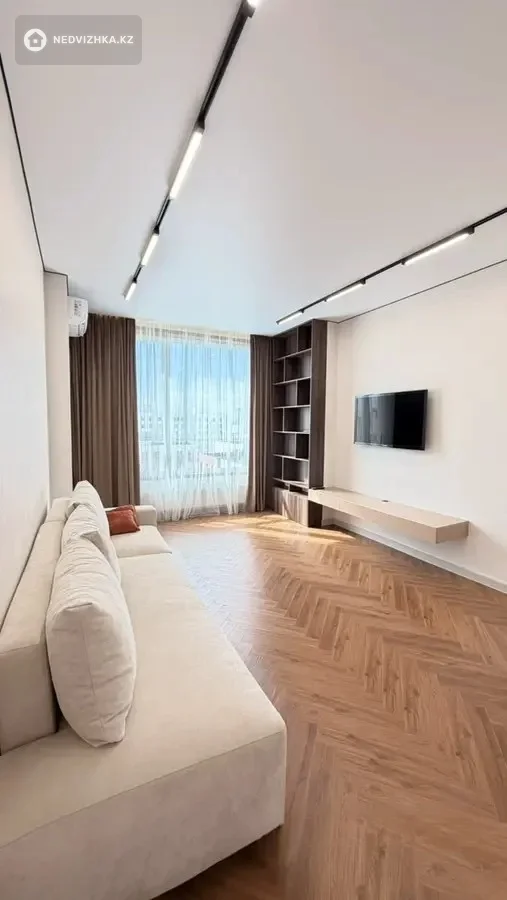 2-комнатная квартира, этаж 8 из 12, 70 м², На длительный срок, фотография 2