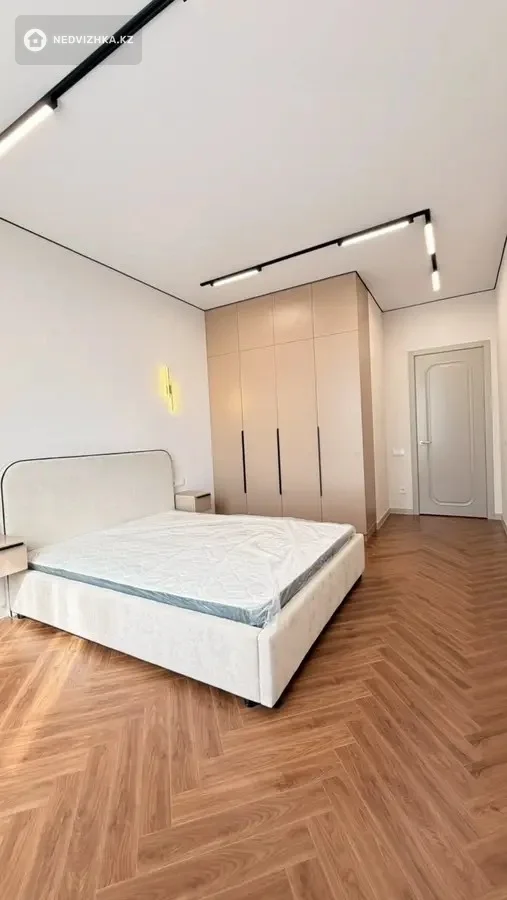 2-комнатная квартира, этаж 8 из 12, 70 м², На длительный срок, фотография 4