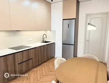 2-комнатная квартира, этаж 8 из 12, 70 м², На длительный срок, миниатюра 6