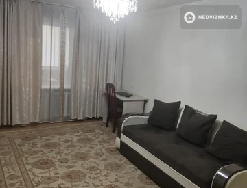 3-комнатная квартира, этаж 4 из 5, 75 м², миниатюра 2
