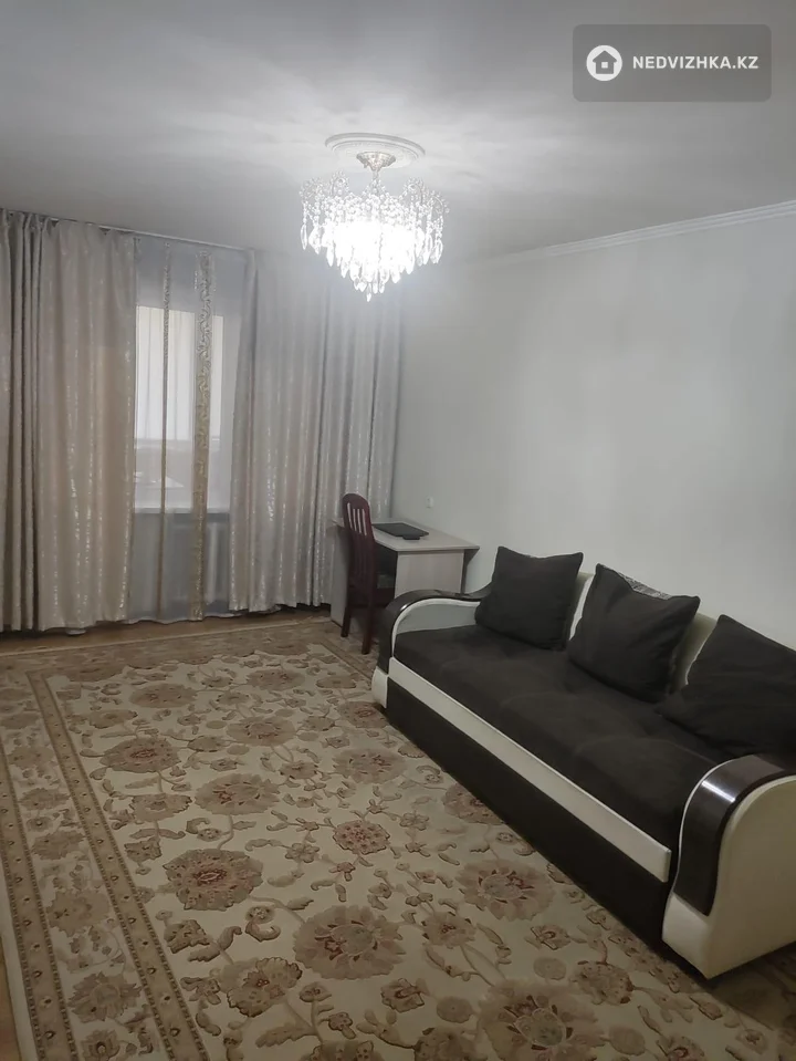3-комнатная квартира, этаж 4 из 5, 75 м², фотография 2