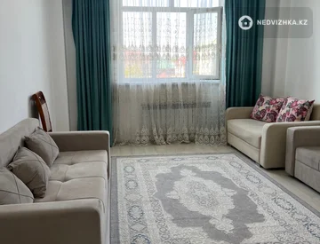 3-комнатная квартира, этаж 3 из 3, 82 м², миниатюра 1