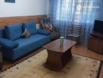 2-комнатная квартира, этаж 2 из 4, 42 м², На длительный срок, миниатюра 1