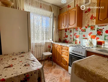 2-комнатная квартира, этаж 3 из 5, 44 м², миниатюра 1