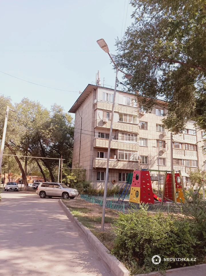 1-комнатная квартира, этаж 4 из 5, 35 м², фотография 3