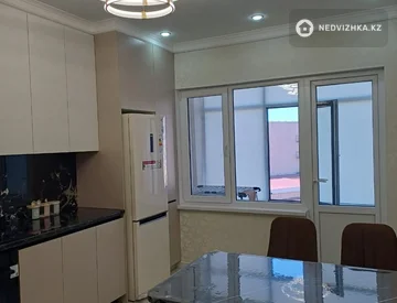 3-комнатная квартира, этаж 7 из 9, 114 м², На длительный срок, миниатюра 2
