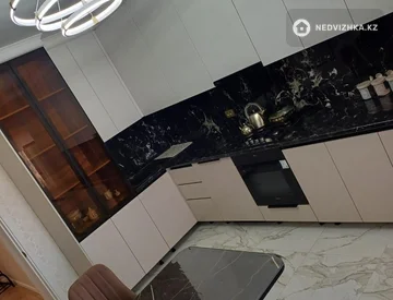 3-комнатная квартира, этаж 7 из 9, 114 м², На длительный срок, миниатюра 5