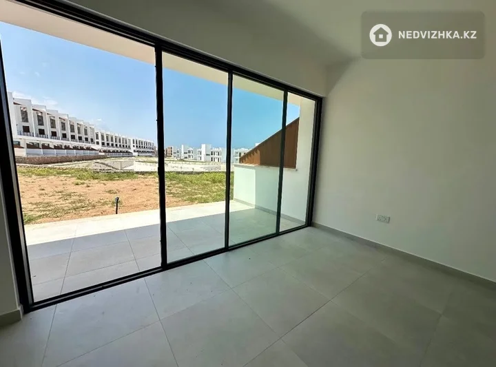1-комнатная квартира, этаж 2 из 4, 60 м²
