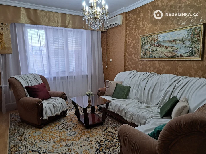 3-комнатная квартира, этаж 5 из 5, 88 м², На длительный срок