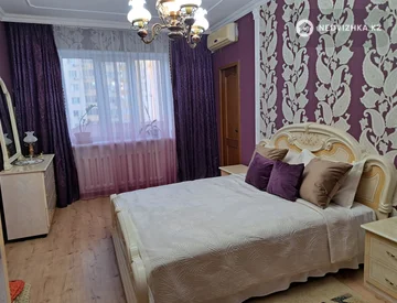 3-комнатная квартира, этаж 5 из 5, 88 м², На длительный срок, миниатюра 3