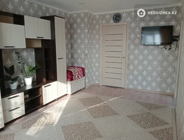 2-комнатная квартира, этаж 6 из 6, 41 м², миниатюра 2