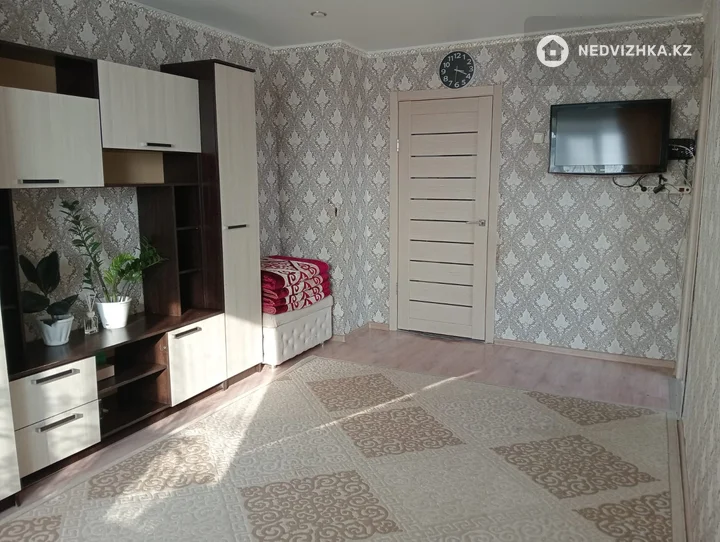 2-комнатная квартира, этаж 6 из 6, 41 м², фотография 2