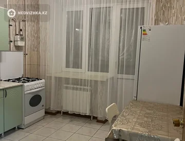 1-комнатная квартира, этаж 4 из 8, 40 м², миниатюра 1