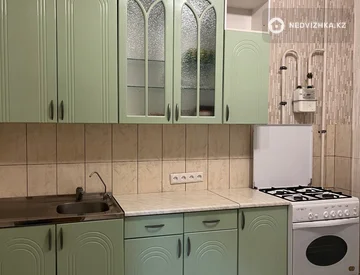 1-комнатная квартира, этаж 4 из 8, 40 м², миниатюра 2