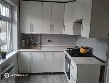2-комнатная квартира, этаж 2 из 5, 100 м², На длительный срок, миниатюра 4