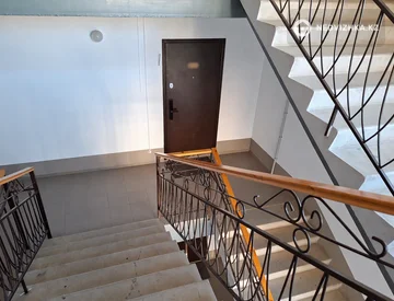 1-комнатная квартира, этаж 4 из 5, 46 м², миниатюра 1