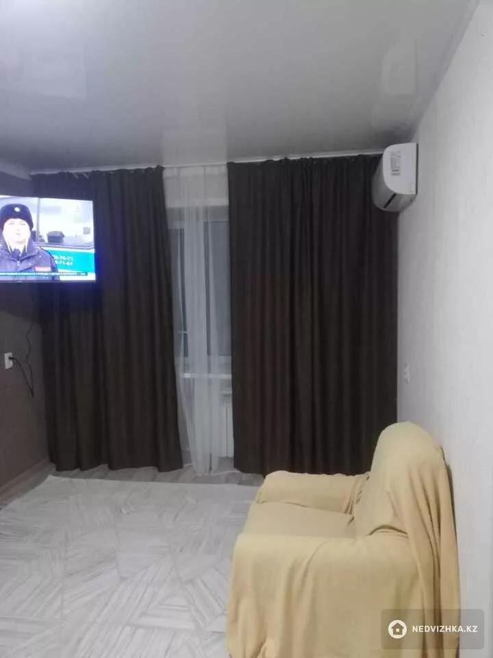 1-комнатная квартира, этаж 3 из 5, 32 м², Посуточно, фотография 2