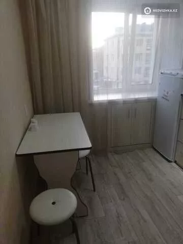 1-комнатная квартира, этаж 3 из 5, 32 м², Посуточно, миниатюра 4