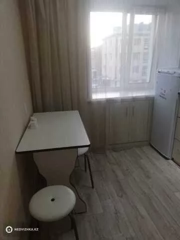1-комнатная квартира, этаж 2 из 5, 32 м², Посуточно, миниатюра 6